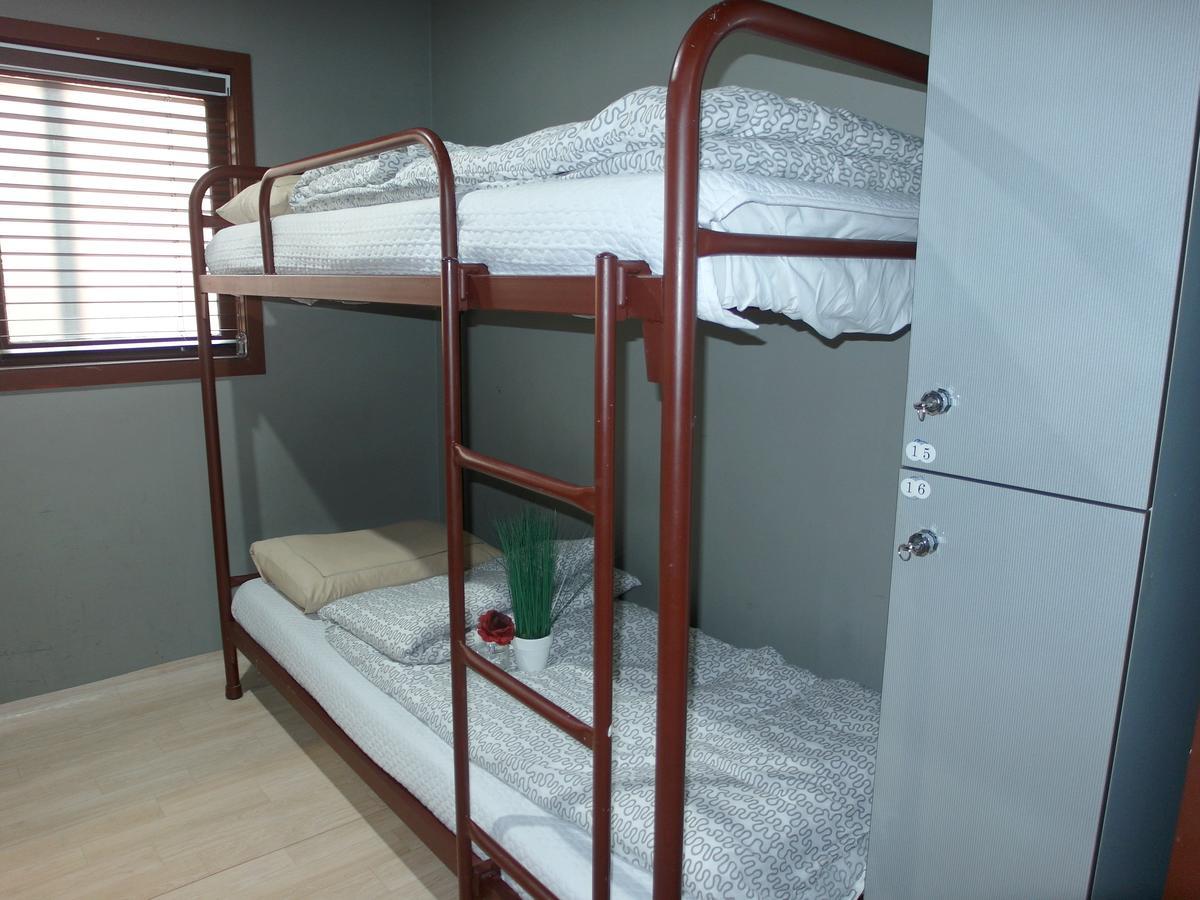Fnstay Muslim Friendly Guesthouse Seoul Exteriör bild